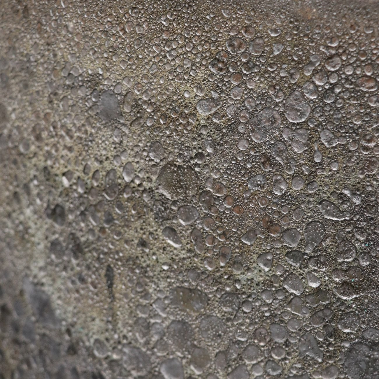 Kandara Outdoor Planter - Granite Lava Finish (3 Sizes)