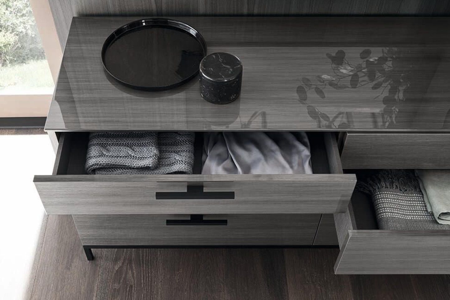 Novecento 6 Drawer Dresser