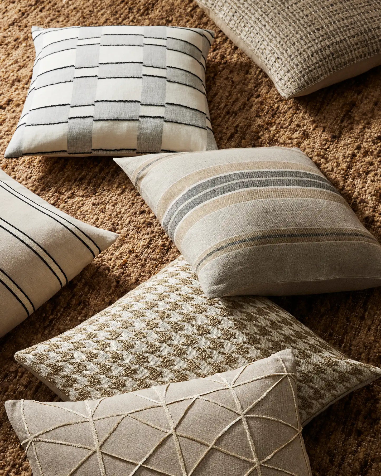Lorenzo Cushion - Shadow