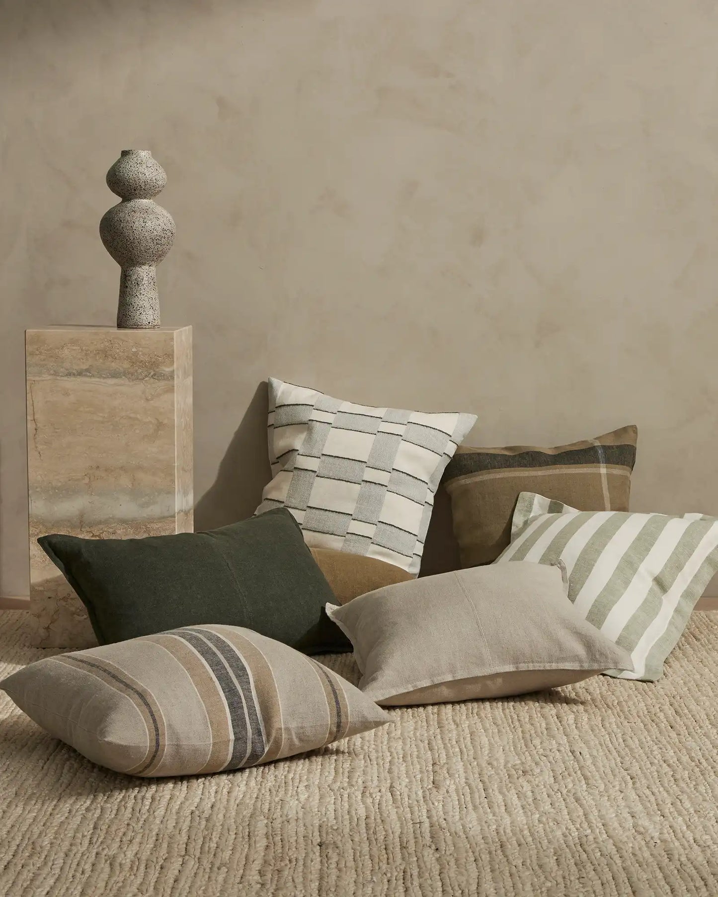 Lorenzo Cushion - Shadow