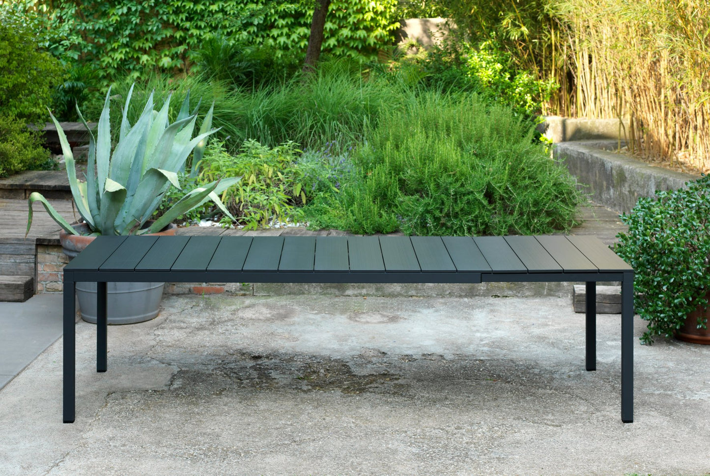 Rio Alu Outdoor Extension Dining Table - 2100 to 2800 Charcoal