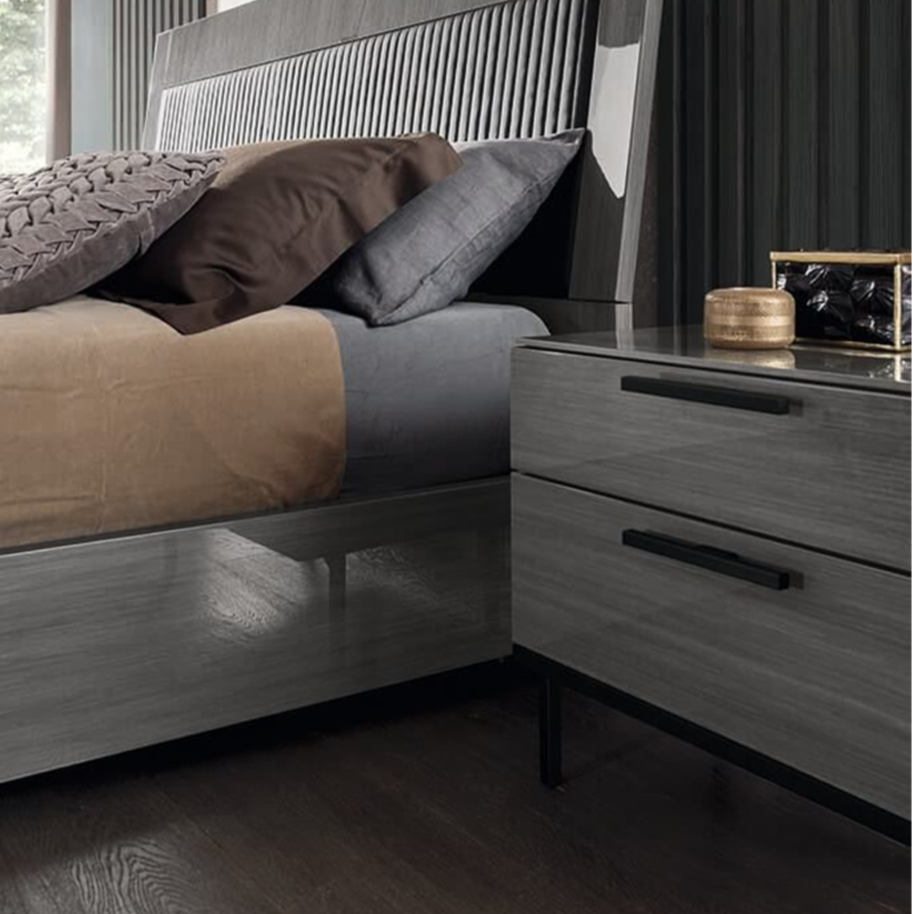 Novecento Bedside Table