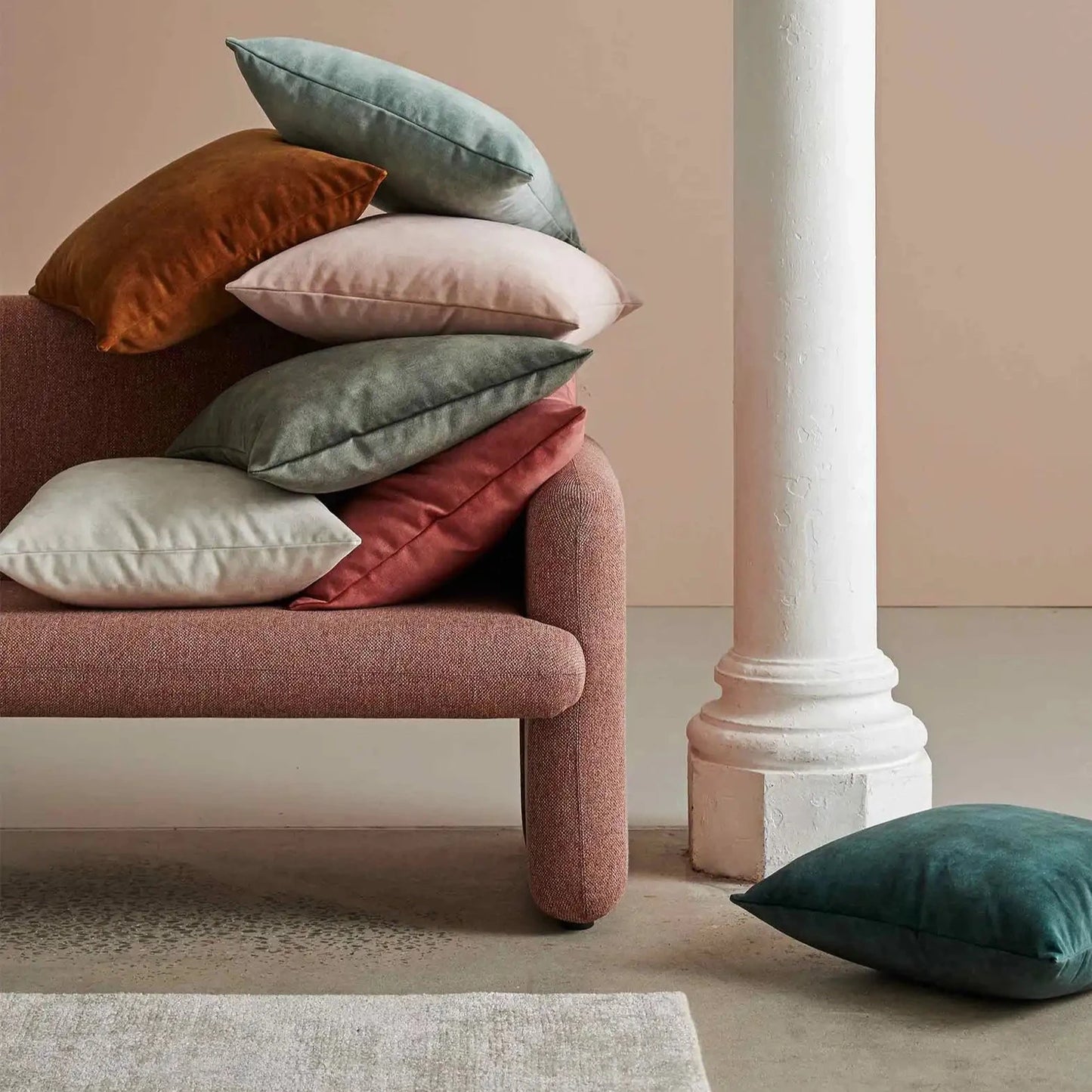 Ava Cushion - Powder