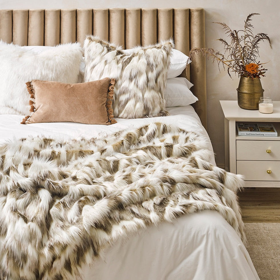 Fur Throw - Snowshoe Hare