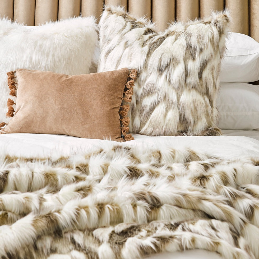 Fur Throw - Snowshoe Hare