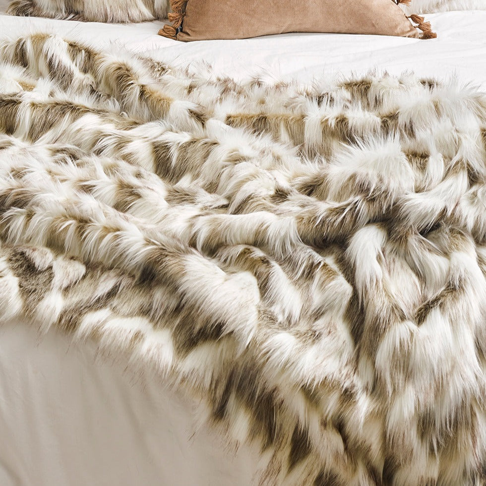 Fur Throw - Snowshoe Hare