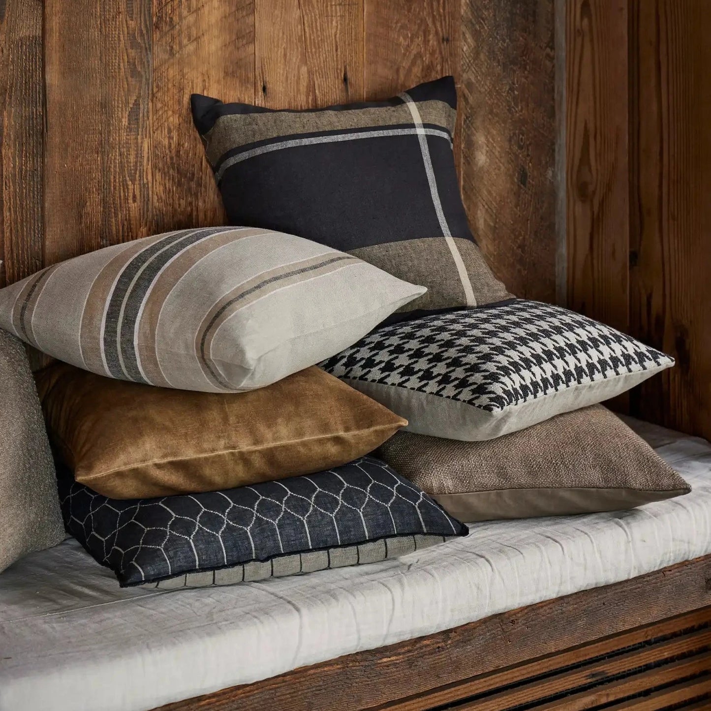 Dante Cushion - Midnight