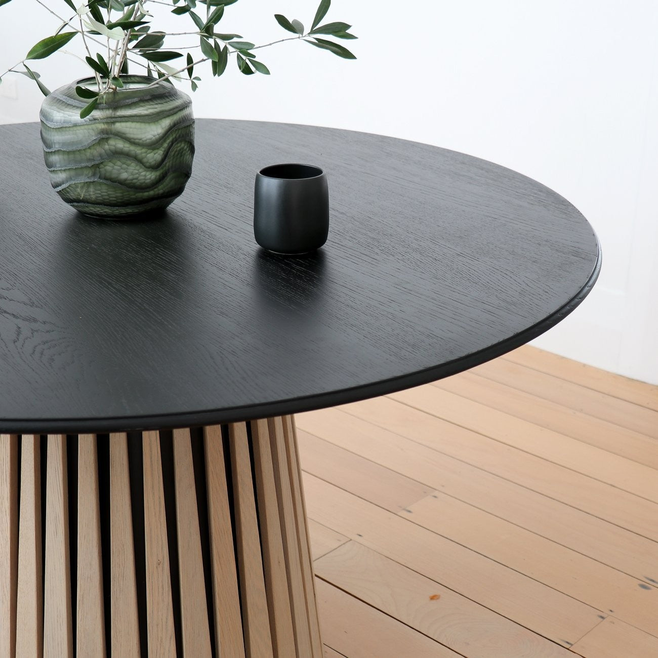 Arcadia Round Dining Table - Black & Light Grey