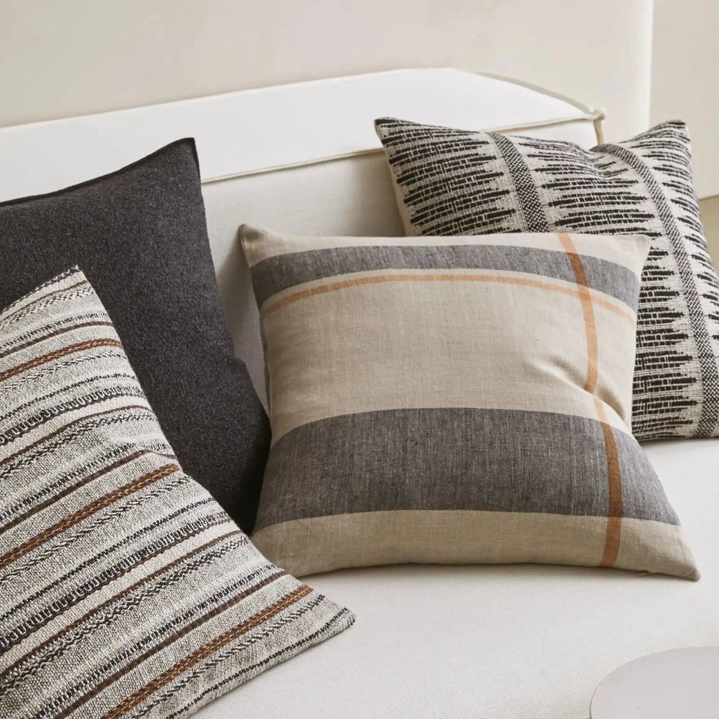 Dante Cushion - Linen