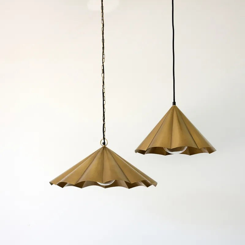 Scalloped Pendant Large - Gold