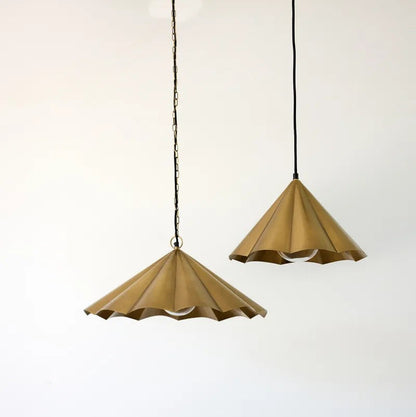 Scalloped Pendant Large - Gold